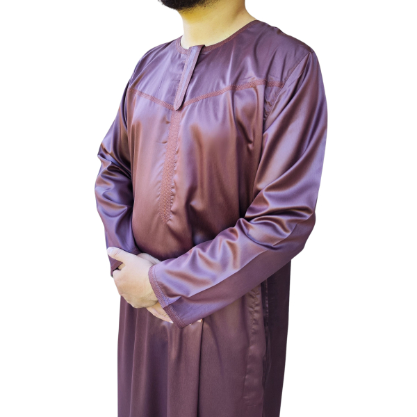 Qamis Omanais