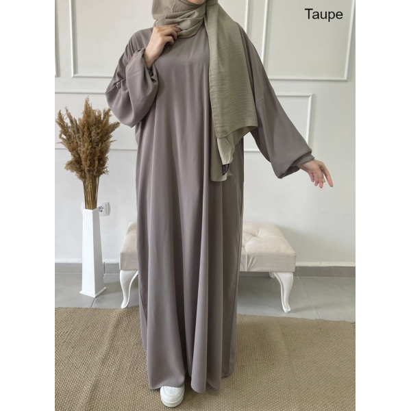 Ample abaya with pockets